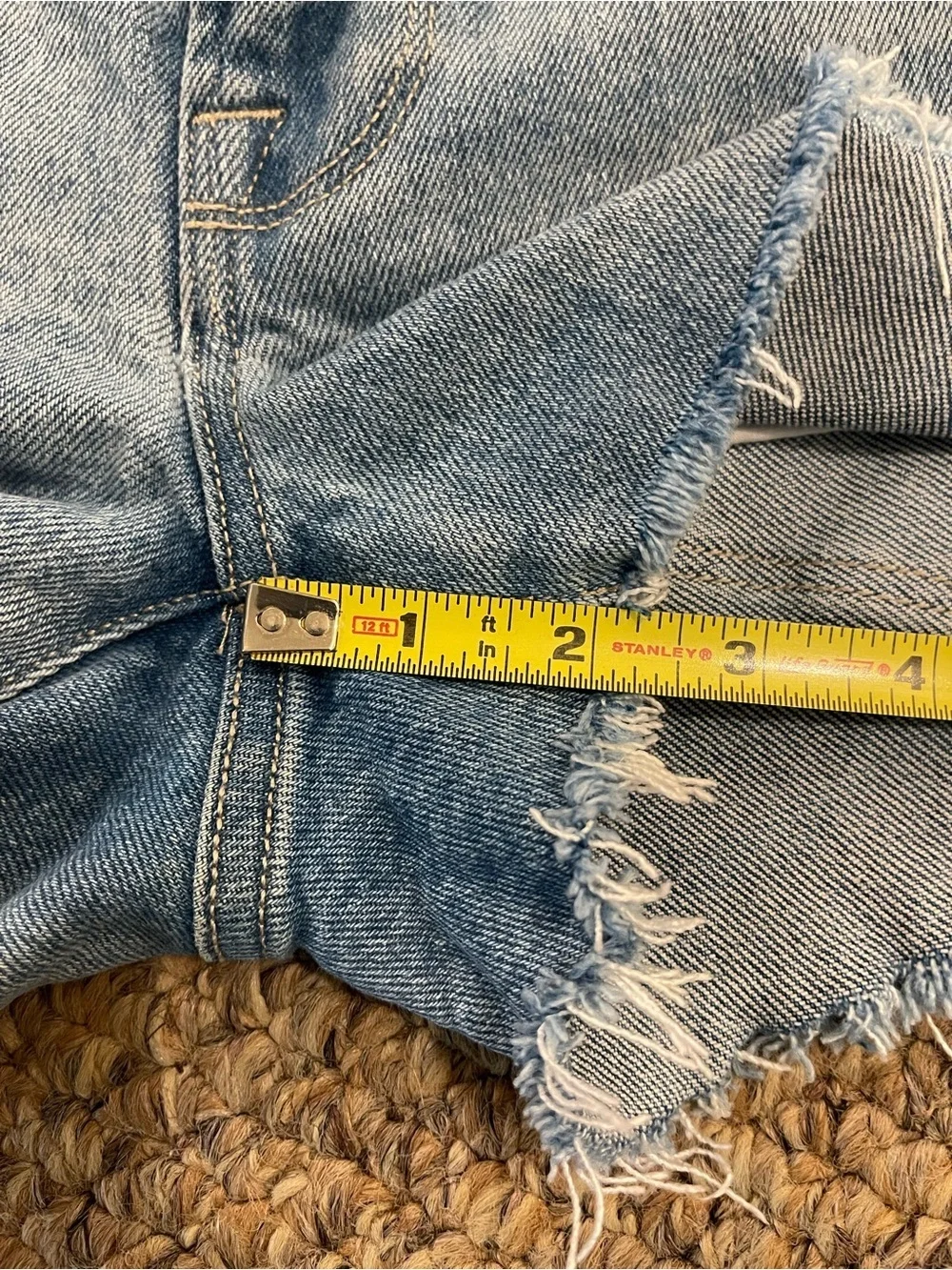 FRAME Le Cut Off Kerwin Denim Shorts Sustainable Mid Rise Stretch Blue Size 24